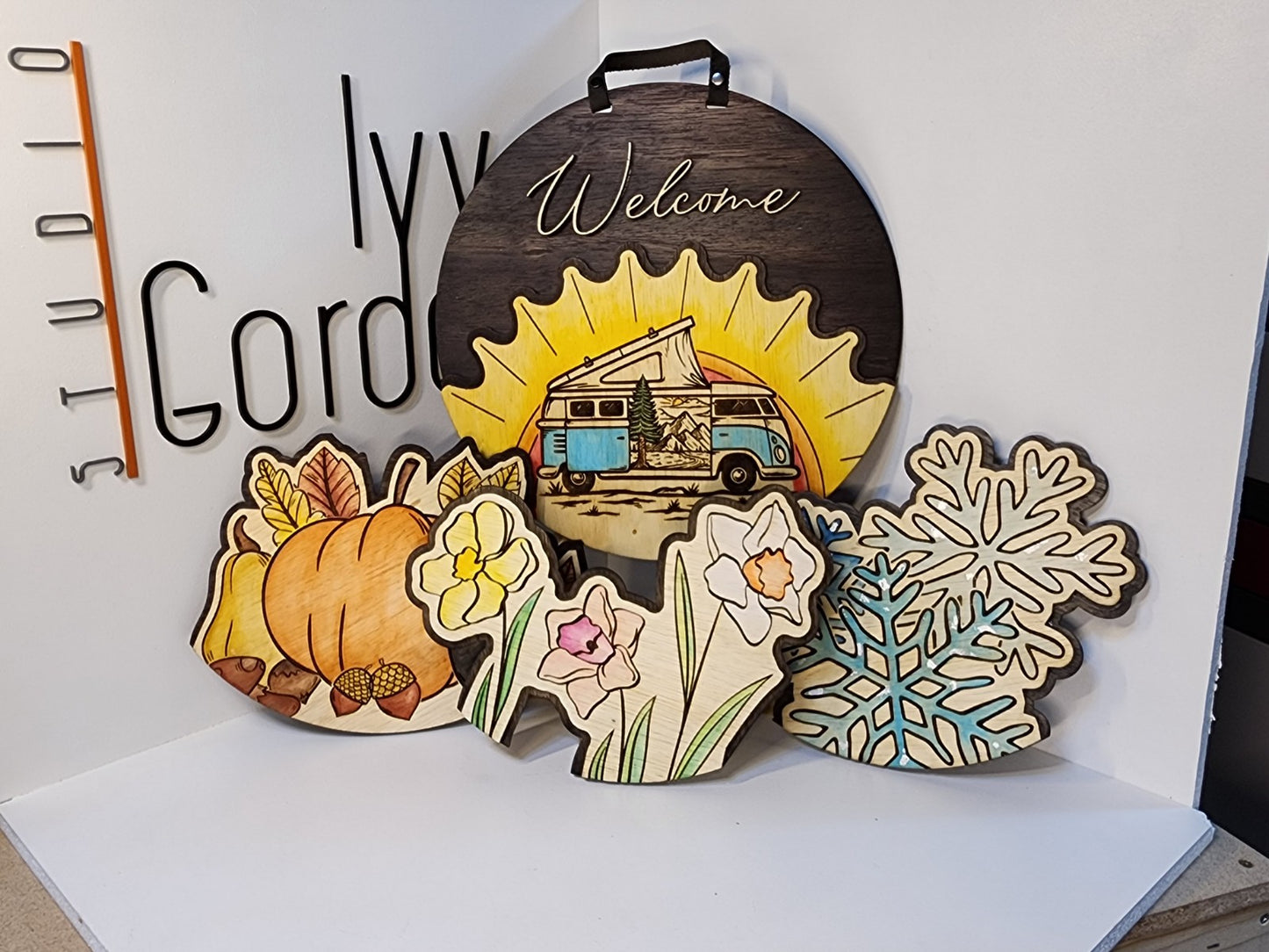 4 Seasons Magnetic Welcome Sign